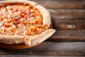 Image showing Delicious italian pizza.