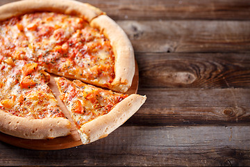 Image showing Delicious italian pizza.