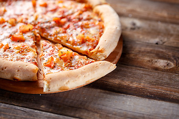 Image showing Delicious italian pizza.