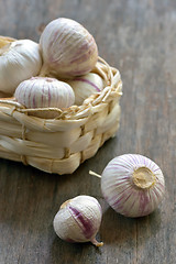 Image showing garlic and small basket 
