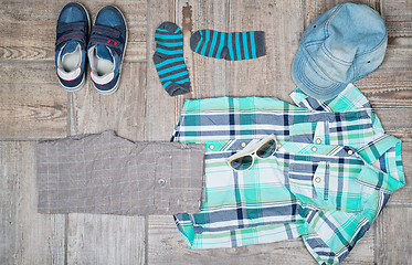 Image showing Flat lay photography of boy\'s casual outfit. 