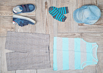 Image showing Flat lay photography of boy\'s casual outfit. 