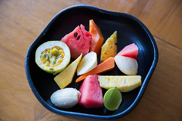 Image showing close up of exotic tropical fruits in bowl