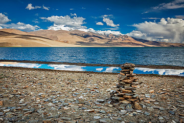 Image showing Stone cairn at Himalayan lake Tso Moriri