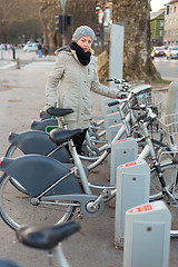 Image showing Station of urban bicycles for rent.