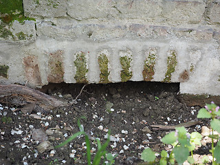 Image showing Arch in a wall for irrigation