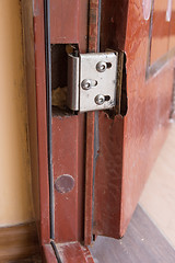 Image showing Break off during use a loop on substandard doors