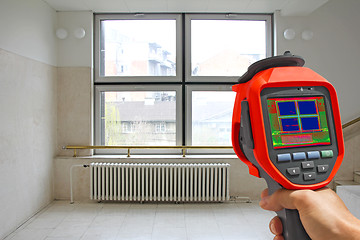 Image showing Recording Radiator and a window on a building with Thermal Camer