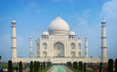 Image showing Taj Mahal in Agra India on a Sunny Day