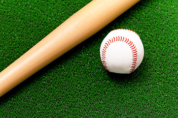 Image showing Baseball ball and bat 