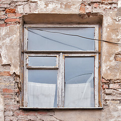 Image showing Old wall with window