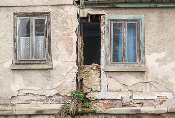 Image showing rundown old farmhouse