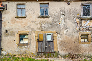 Image showing rundown old farmhouse