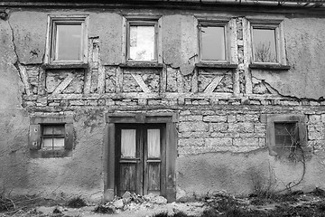 Image showing rundown old farmhouse