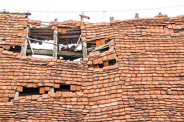 Image showing rundown old roof