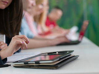 Image showing group of students study together in classroom