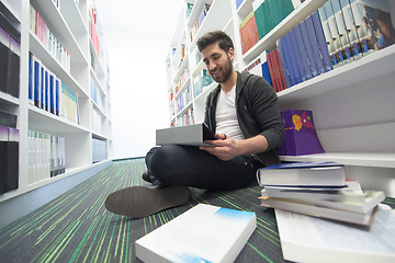 Image showing student study  in school library