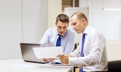 Image showing two businessmen having discussion in office