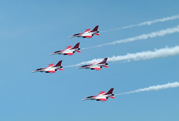 Image showing F16 in formation