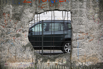 Image showing Fragment of the Berlin wall (series)