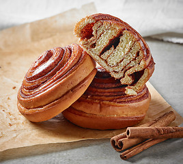 Image showing freshly baked cinnamon buns
