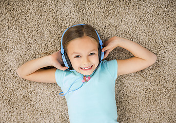 Image showing Girl listen music