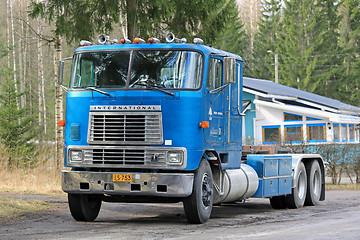 Image showing Classic International Eagle 9670 Cab Over Truck Parked