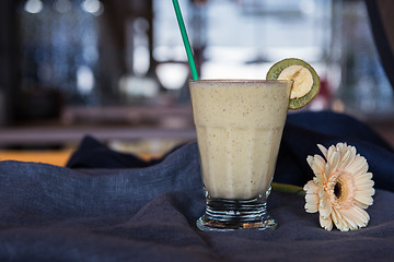 Image showing smoothie made from kiwi, bananas and orange juice