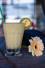 Image showing smoothie made from kiwi, bananas and orange juice