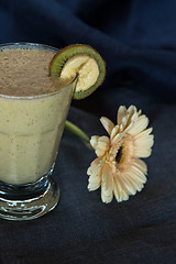 Image showing smoothie made from kiwi, bananas and orange juice