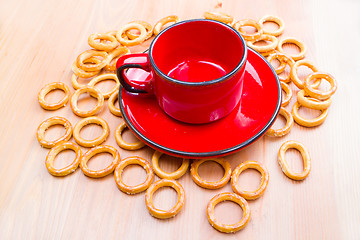 Image showing Tea cup with crispy cookies