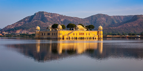 Image showing Jal Mahal Water Palace.  Jaipur, Rajasthan, India