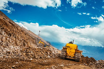 Image showing Road cleaning in Himalayas