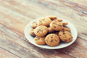 Image showing close up of chocolate oatmeal cookies on plate