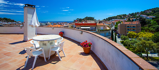 Image showing solarium on the roof of the hotel