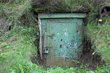 Image showing door of the dungeon