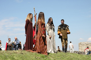 Image showing Posing in medieval clothes