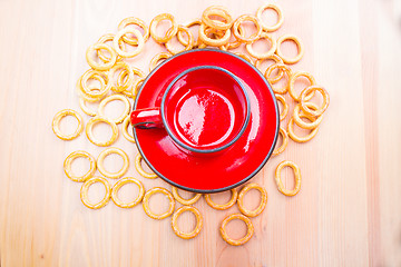 Image showing Tea cup with crispy cookies