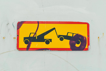 Image showing Sign of a truck removing a car