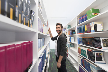 Image showing student study  in school library