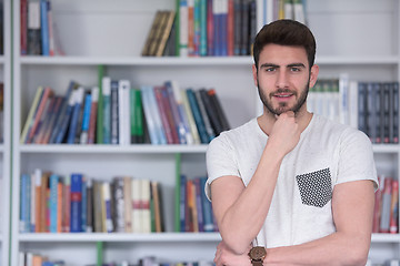 Image showing student study  in school library