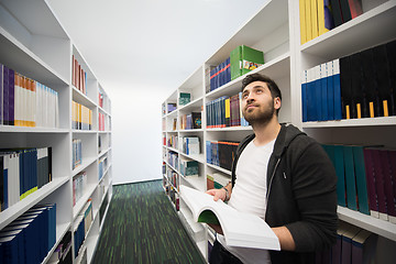 Image showing student study  in school library