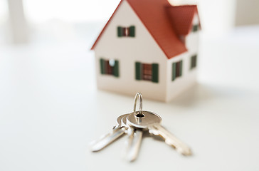 Image showing close up of home model and house keys