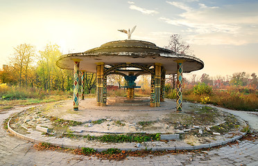 Image showing Broken arbour in park