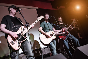 Image showing Band performs on stage