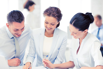 Image showing business team having discussion in office