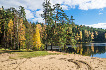 Image showing Beautiful autumn landscape with forest Lake  