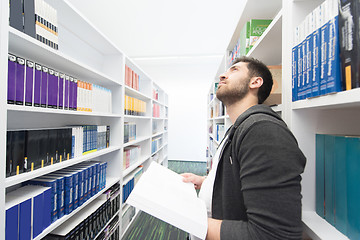 Image showing student study  in school library