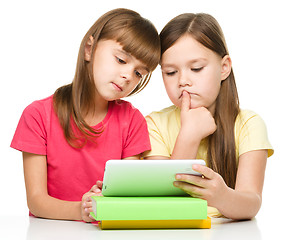 Image showing Children are using tablet