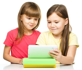 Image showing Children are using tablet